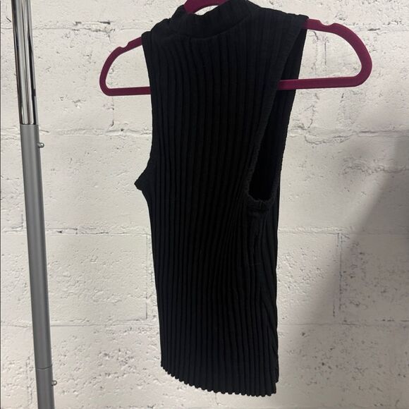 Black Sleeveless Ribbed Top - High Neck - Size Small - Tank Top - LIKE NEW - Picture 2 of 3